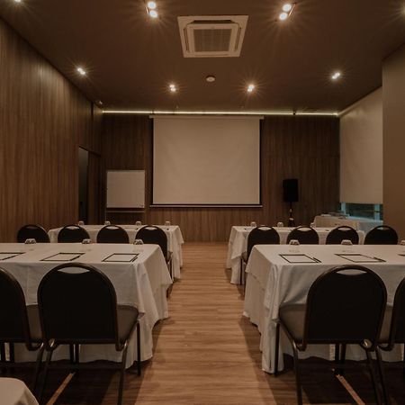 מדיין Binn Hotel מראה חיצוני תמונה