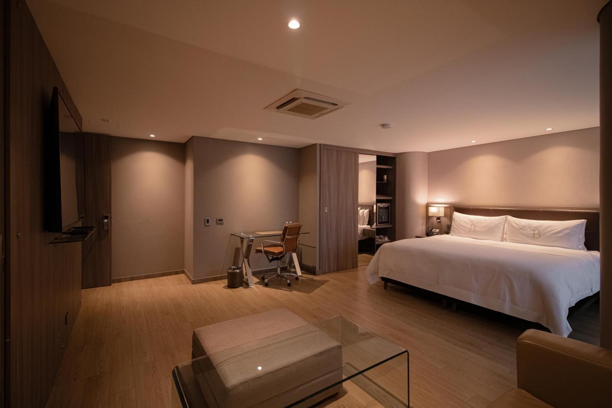 מדיין Binn Hotel מראה חיצוני תמונה