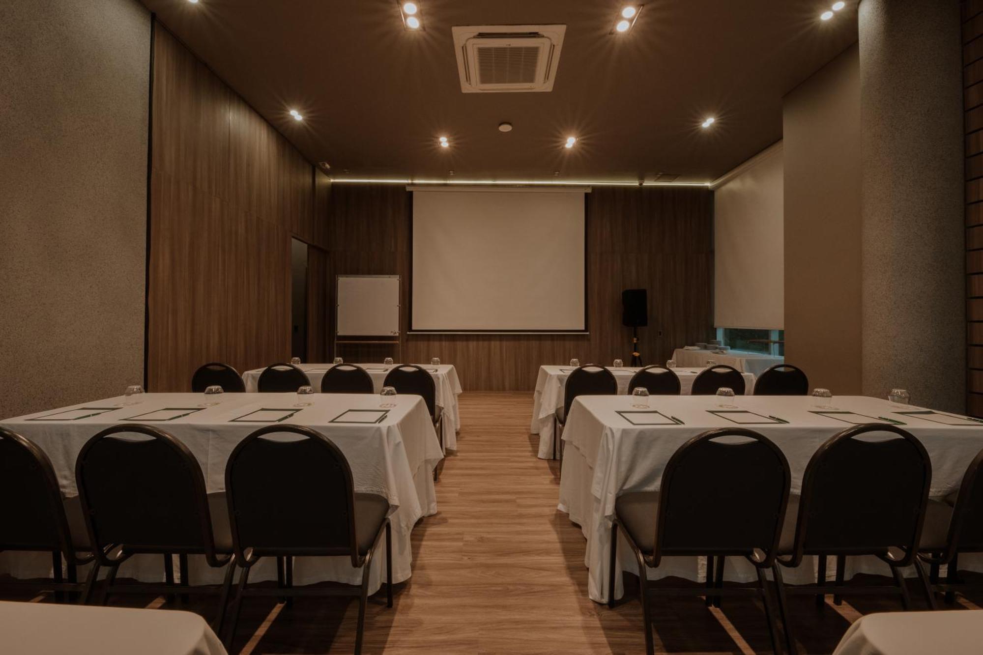 מדיין Binn Hotel מראה חיצוני תמונה