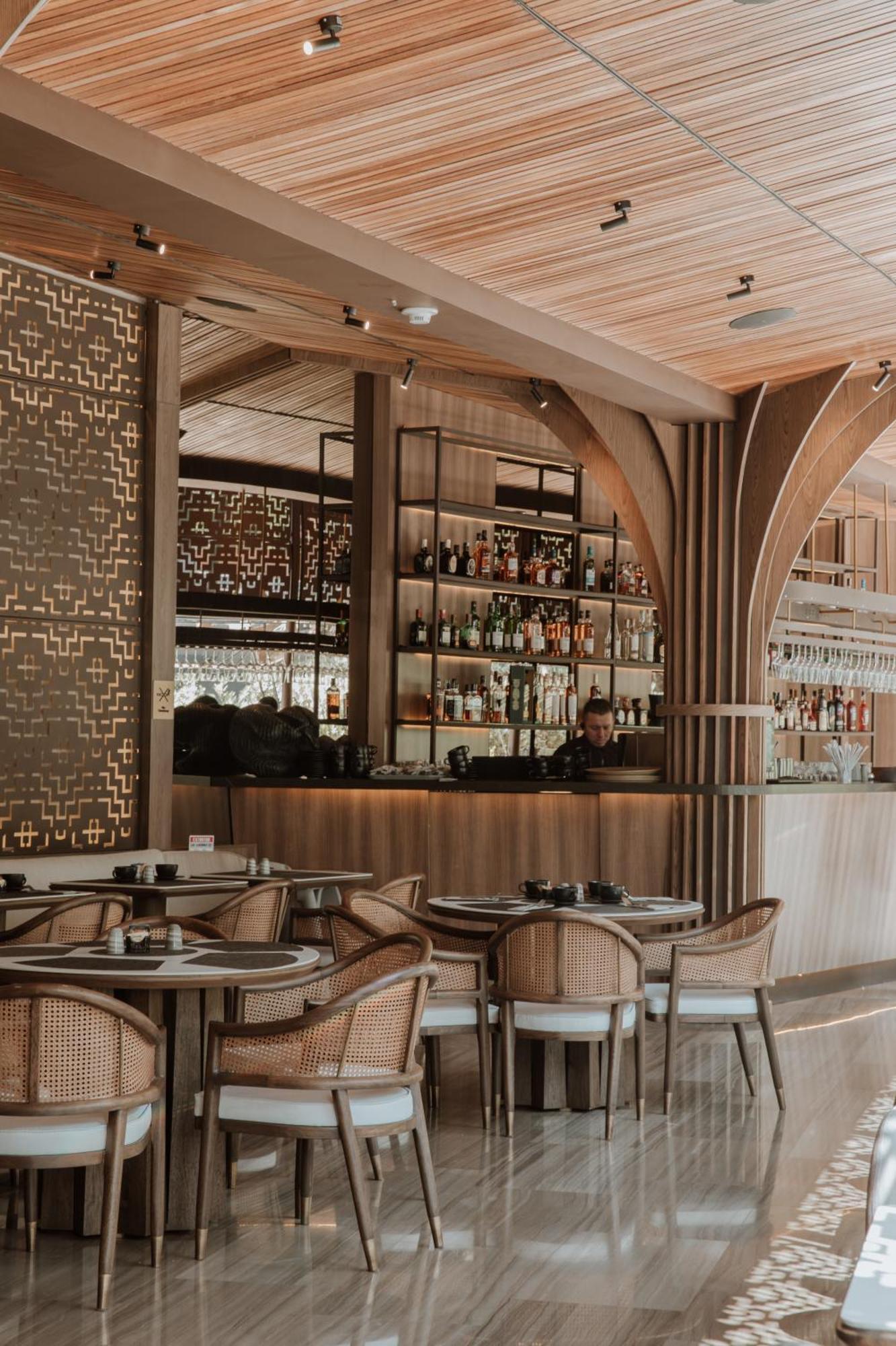 מדיין Binn Hotel מראה חיצוני תמונה