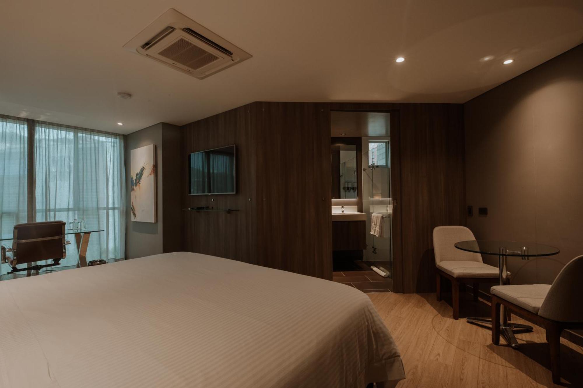 מדיין Binn Hotel מראה חיצוני תמונה