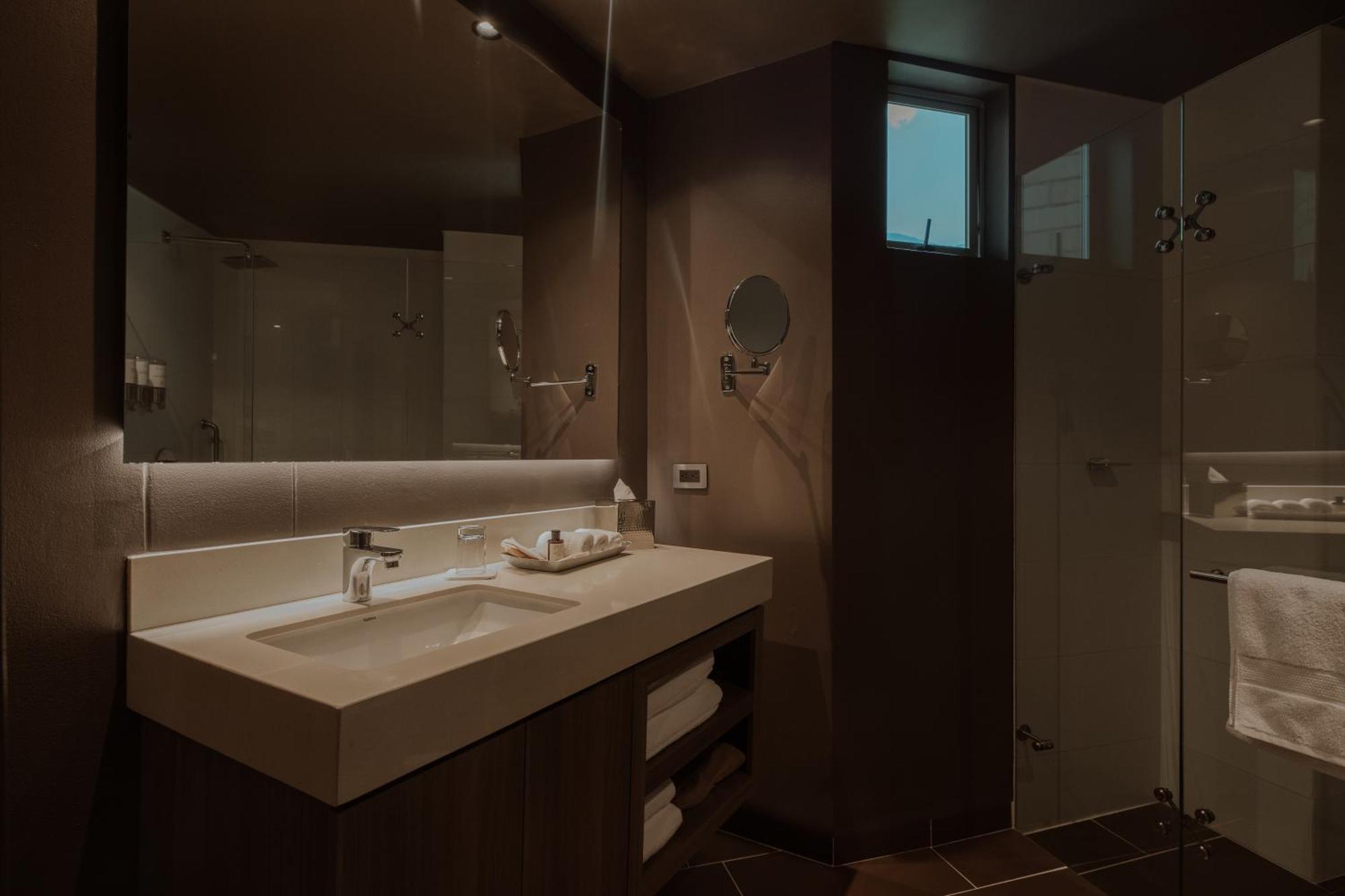 מדיין Binn Hotel מראה חיצוני תמונה