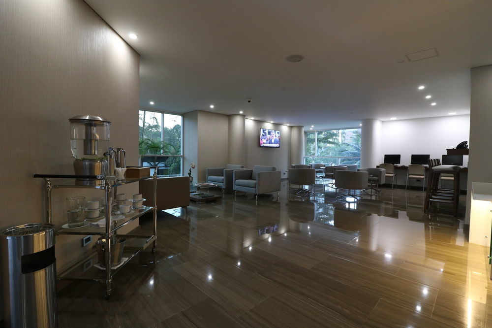 מדיין Binn Hotel מראה חיצוני תמונה